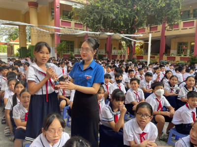 Trường tiểu học Phú Mỹ vinh dự đoạt giải vô địch giải bóng đá thanh thiếu nhi hè năm 2025
