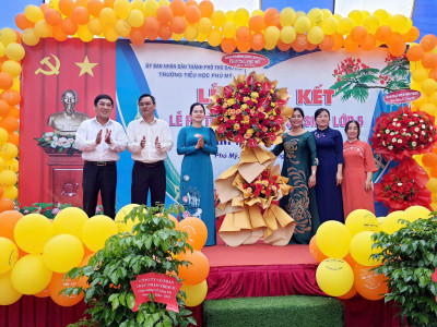Trường tiểu học Phú Mỹ vinh dự đoạt giải vô địch giải bóng đá thanh thiếu nhi hè năm 2025