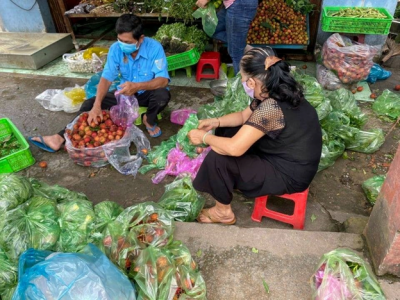 Trường Tiểu học Phú Mỹ đoàn kết, chung tay đánh bay COVID 