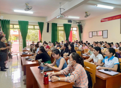 Trường Tiểu học Phú Mỹ tham gia tập huấn công dân số - STEM