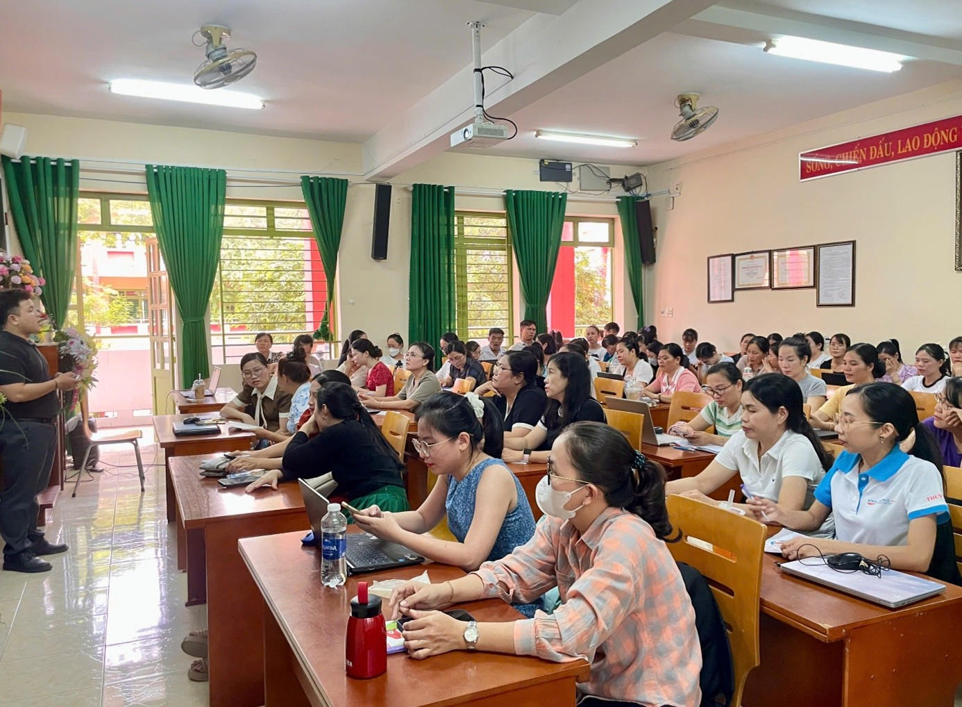 Trường tiểu học Phú Mỹ - Tập huấn cơ sở dữ liệu ngành và hệ thống eNetViet