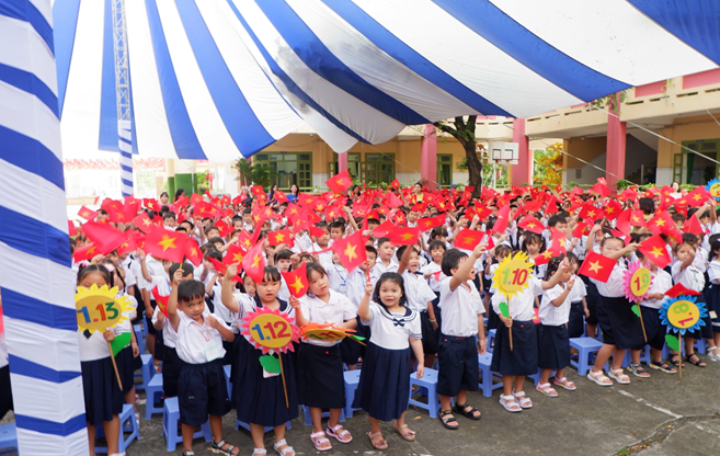 Trường Tiểu học Phú Mỹ hân hoan chào đón năm học mới 2025 – 2026 và Kỷ niệm 80 năm truyền thống ngành giáo dục