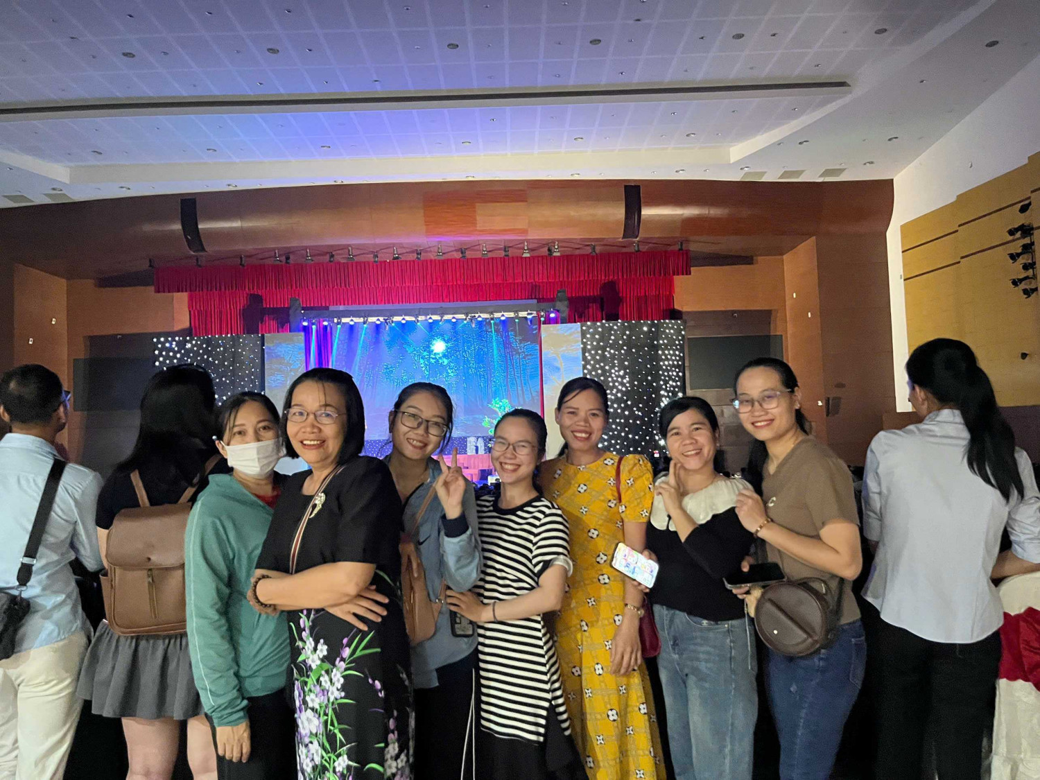 4 439834196100809868418