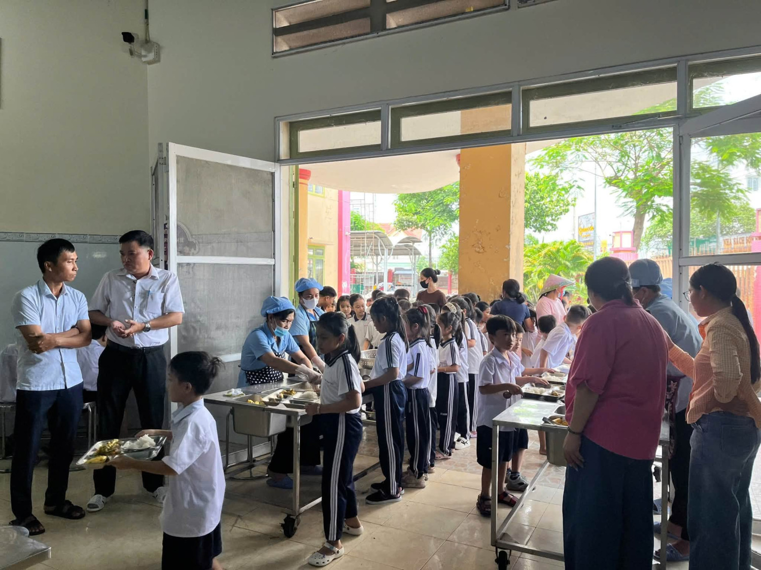 Trường Tiểu Học Phú Mỹ Tổ Chức Hoạt Động “Bữa Ăn Cùng Con”